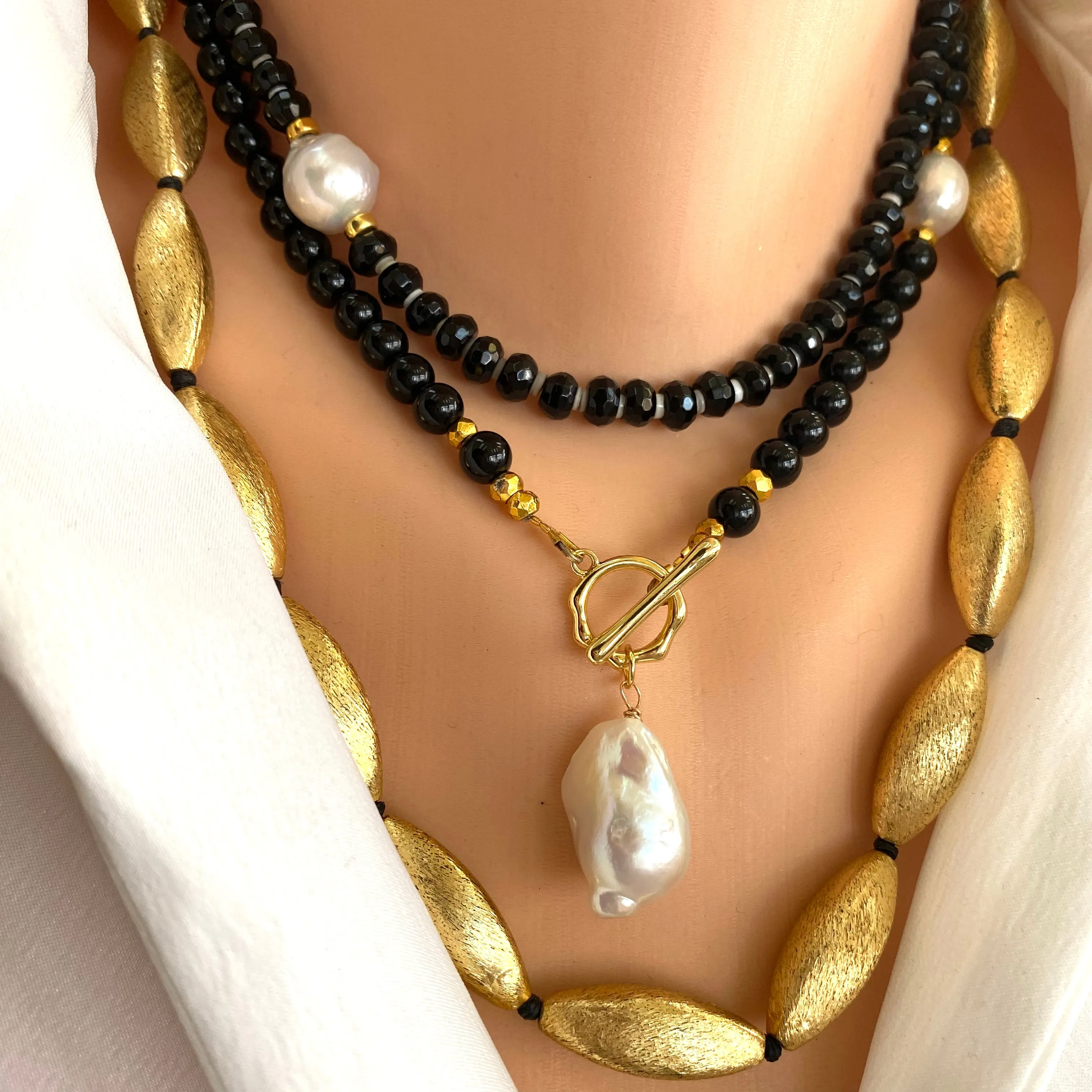 Black Onyx with Shell Beads and Freshwater Baroque Pearl Choker Necklace,16inches