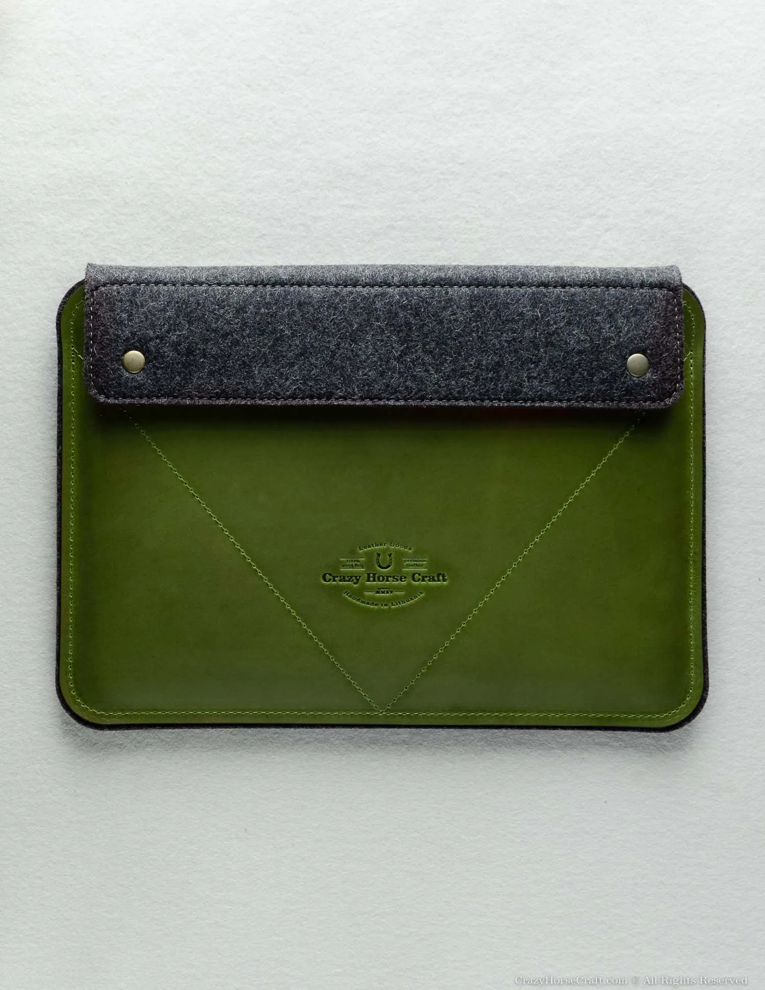 Leather MacBook Pro/Air sleeve, case | Alpine Green