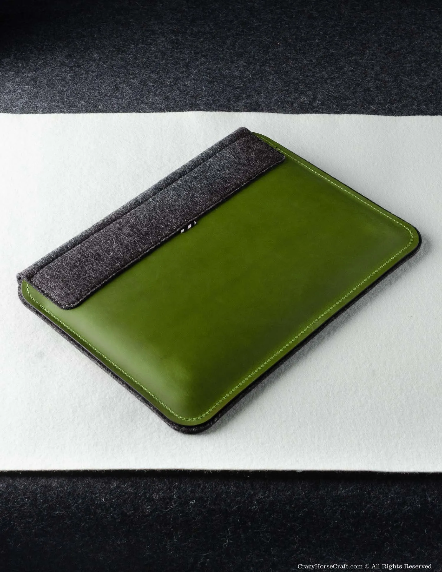 Leather MacBook Pro/Air sleeve, case | Alpine Green