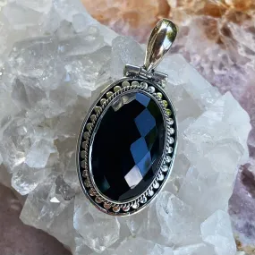 Onyx Oval Artisan Pendant - Tulsi