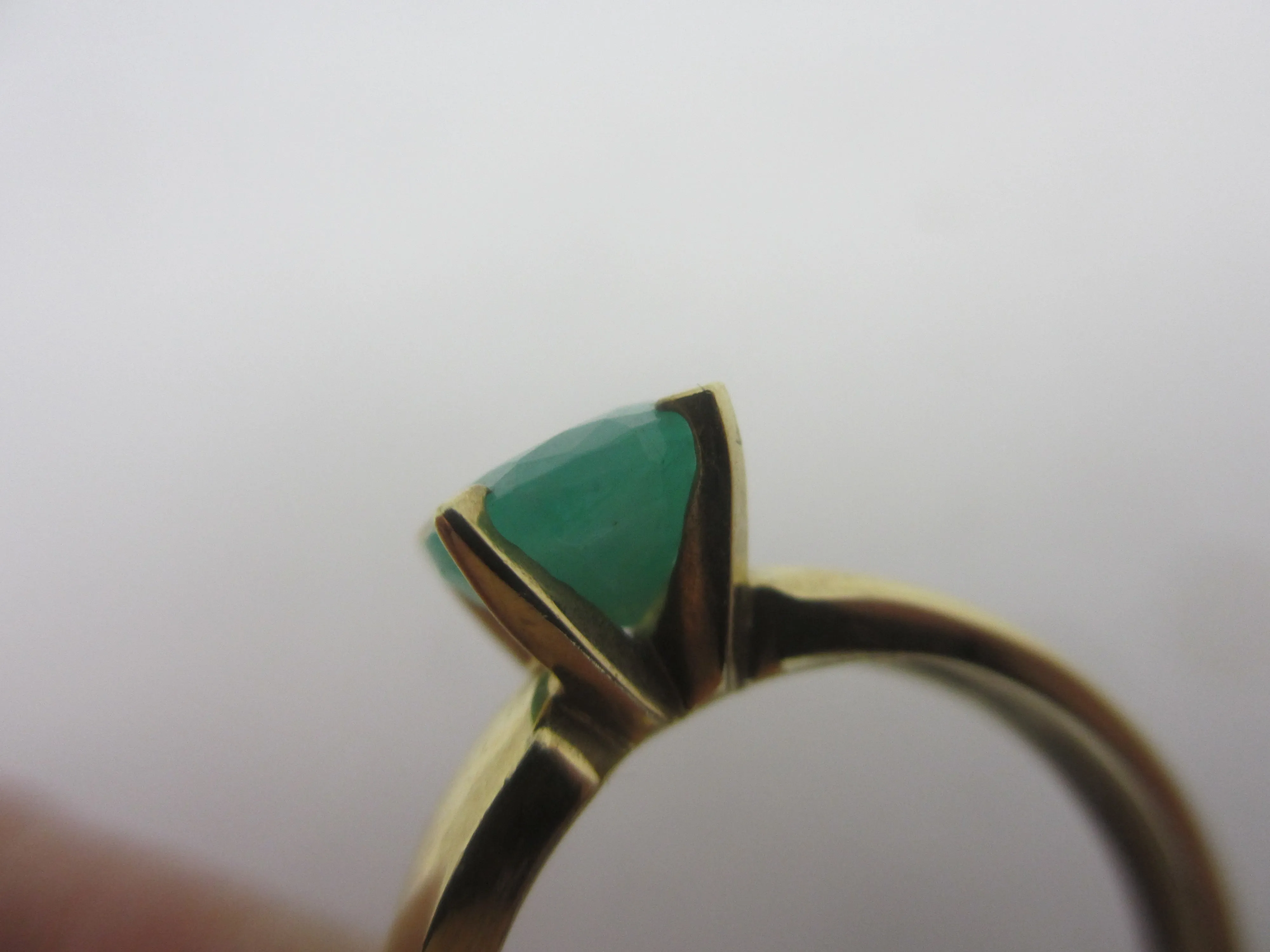 Solitaire Emerald in 9k Gold Ring Vintage c1980