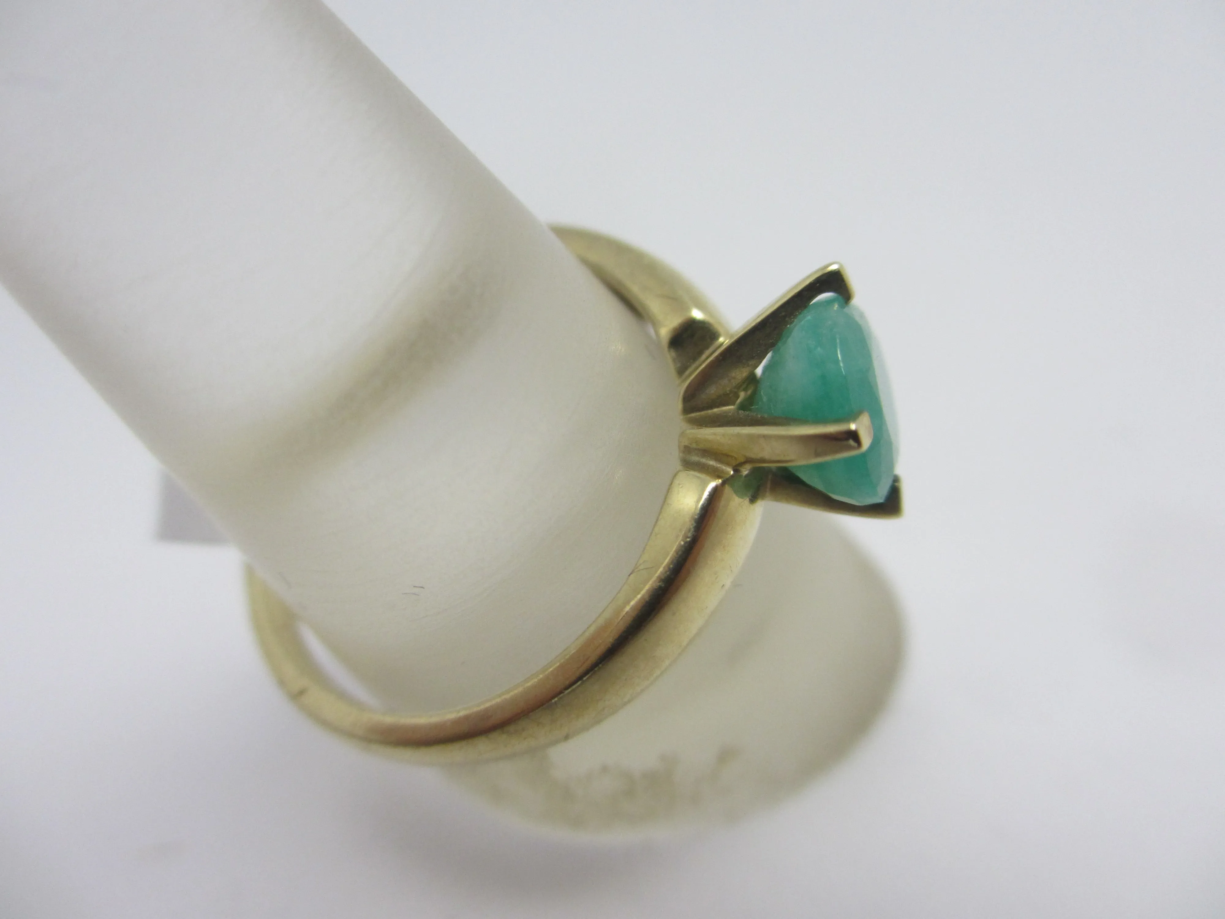 Solitaire Emerald in 9k Gold Ring Vintage c1980