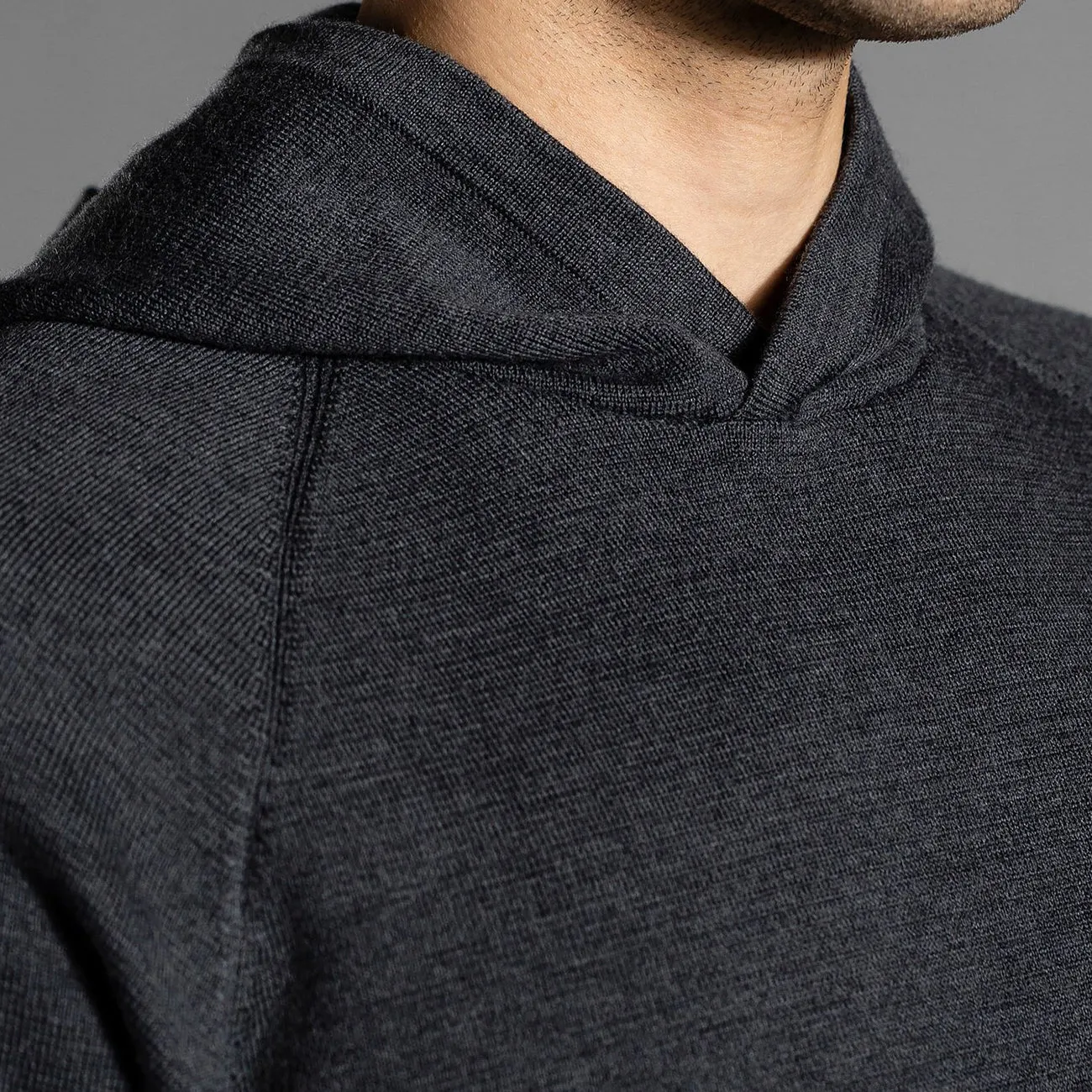 TECH MERINO MILANO HOOD CHARCOAL MELANGE